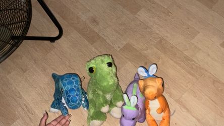 Dinosaur plushie bundle of 4
