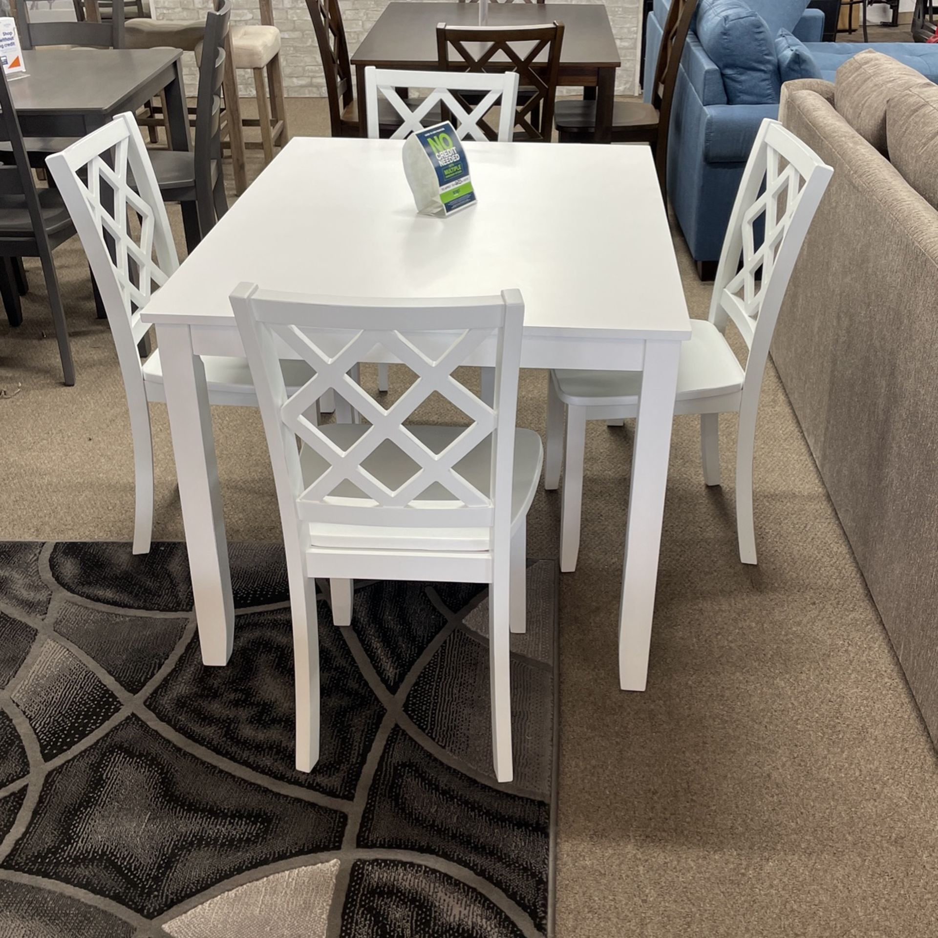 WHITE TABLE SET🚨