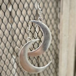 Silver Crescent Moon Earrings