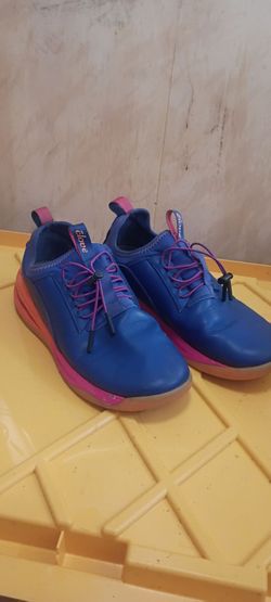 Clove shoes