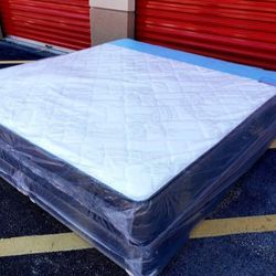 NEW KING PILLOW TOP MATTRESS AND BOX SPRING 😊 