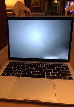 MacBook Pro 2017 (needs repairs)