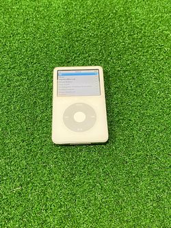Apple iPod Classic 5th Gen with Video - A1136 White 30GB