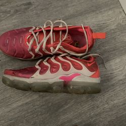 women’s size 9 pink vapor max nikes