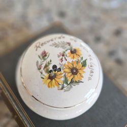 Vintage Porcelain Trinket Box with Floral Design Recuerdo de Guadalajara