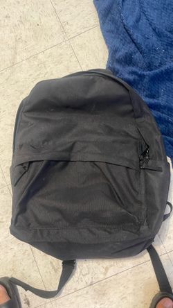 amazon basic black backpack
