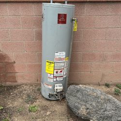 40 Gallon Water Heater Comes With Metal Cage And Vent 
