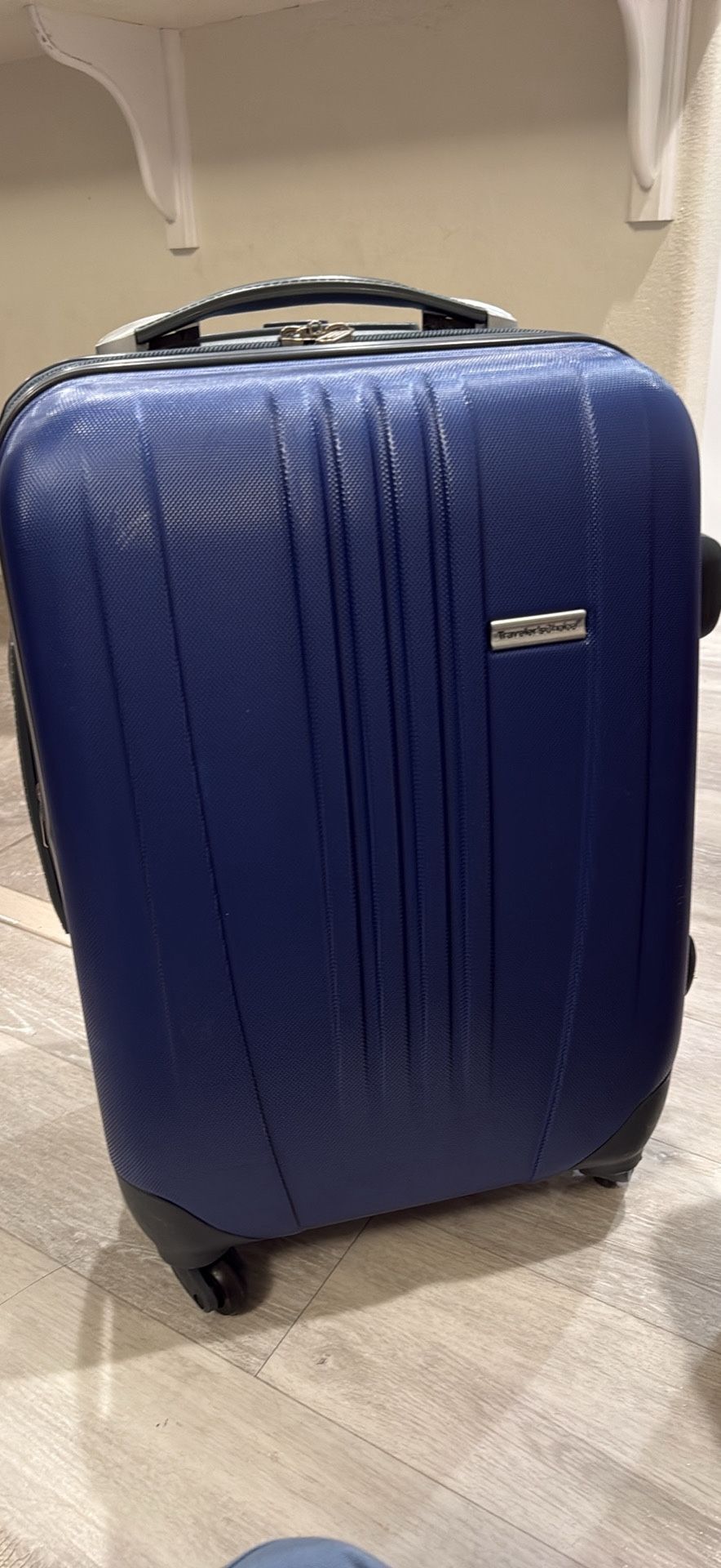 TRAVEL’s CHOICE 21" Carry-On Luggage