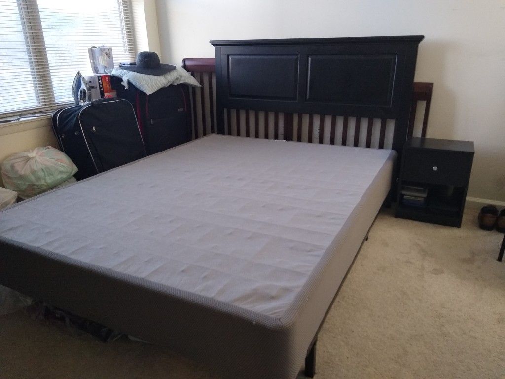 Bed set $130 or Best Offer