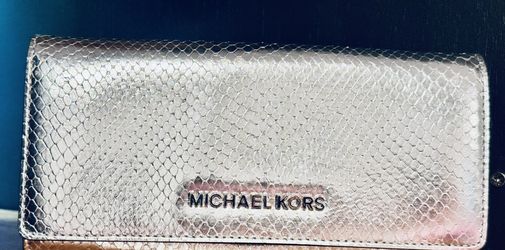 NEW MICHAEL KHORS SILVER WALLET