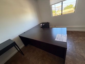 Office Corner Table
