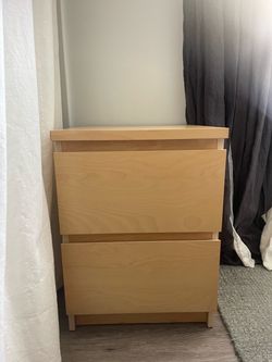 2 ikea Malm nightstands
