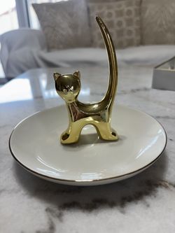 Gold cat Decor $5
