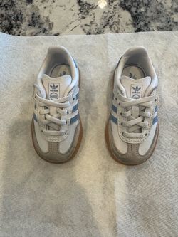 Toddler shoes size 5