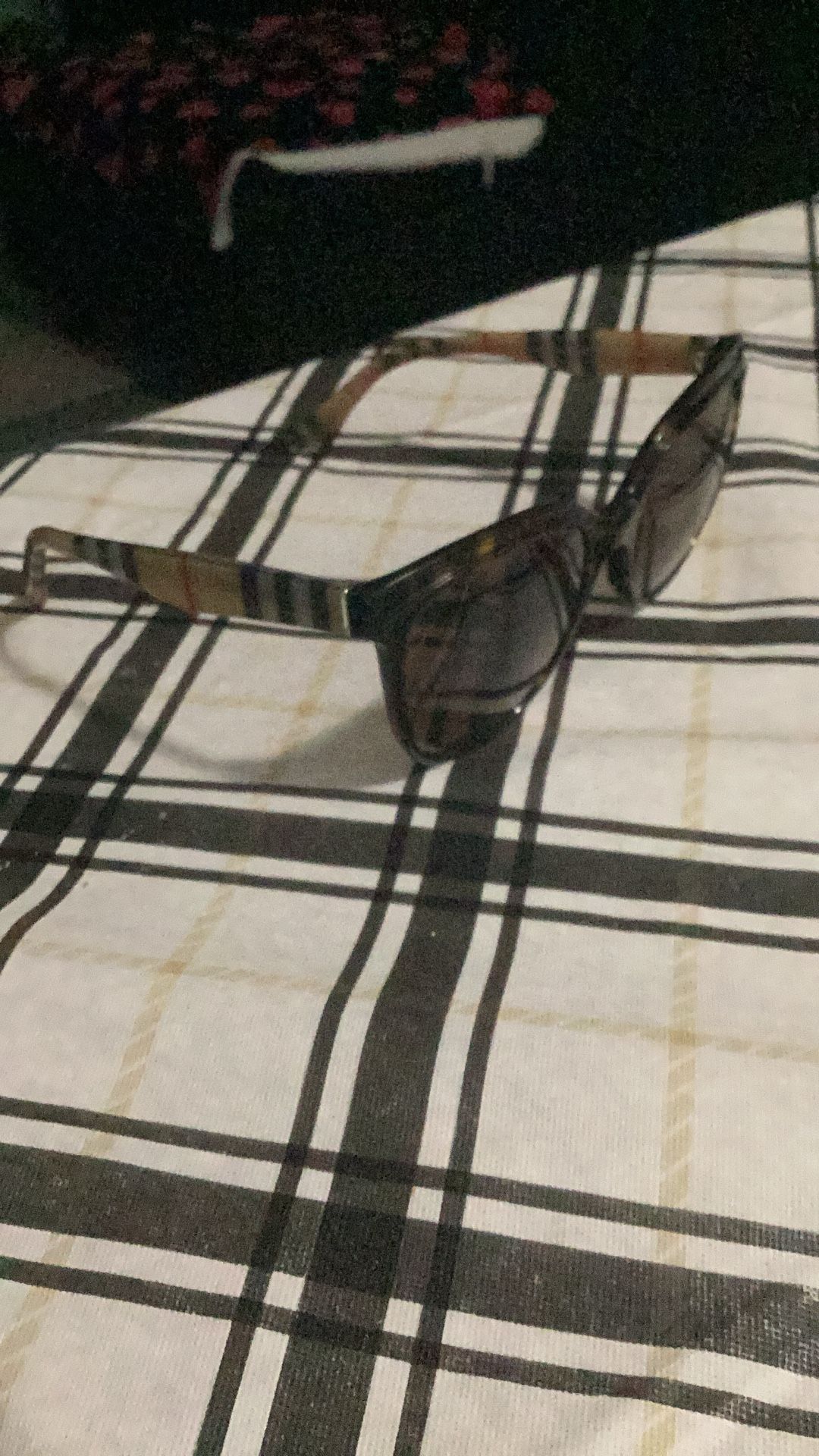 WMNS BURBERRY SUNGLASSES