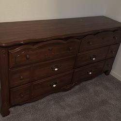 6 Drawer Wooden Dresser