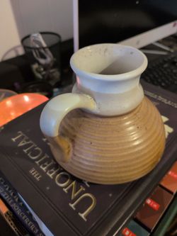 vintage two-toned "no-drip" ceramic traveler mug with a beehive-shaped, wide base