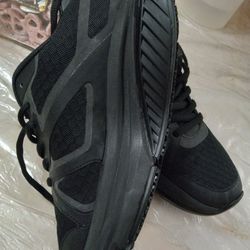 Like New Used Once Woman's Shoes Size 7 High Quality Brand, Back Support,Light Weight, Comfortable Wide Shoes $35 Pick Up At Country Club And Grant