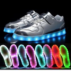 BRAND NEW IN BOX Wooowyet Kids Size 29 or 11.5 LED Sneakers for Boys & Girls Hook&Loop Low Light Up Shoes LED USB Recharging