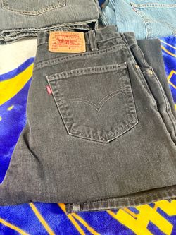 3  Levis Jeans: 501 Blue , 505 Black and 569  GrayBlack