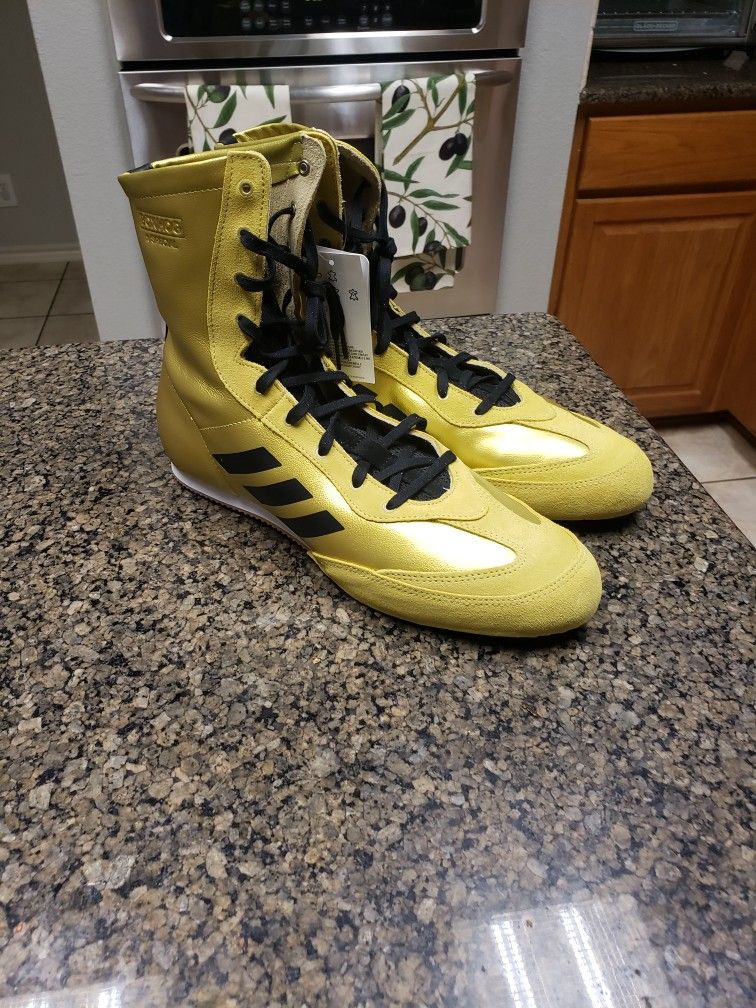 Partido Discriminación Bolsa Adidas Box Hog X Special Size 11.5 Boxing Shoes for Sale in San Antonio, TX  - OfferUp