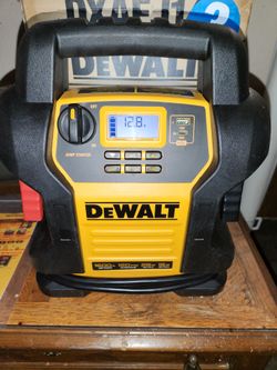 Dewalt jump starter with digital compressor  BRAND NEW