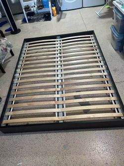 Queen size bed frame for free