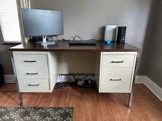 Teachers desk steal/ wood top
