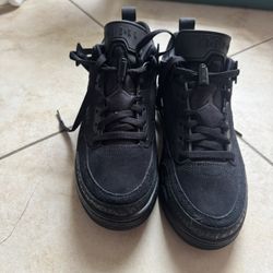 black cats jordan 4s