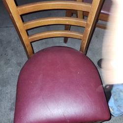 Sillas De Madera.... 