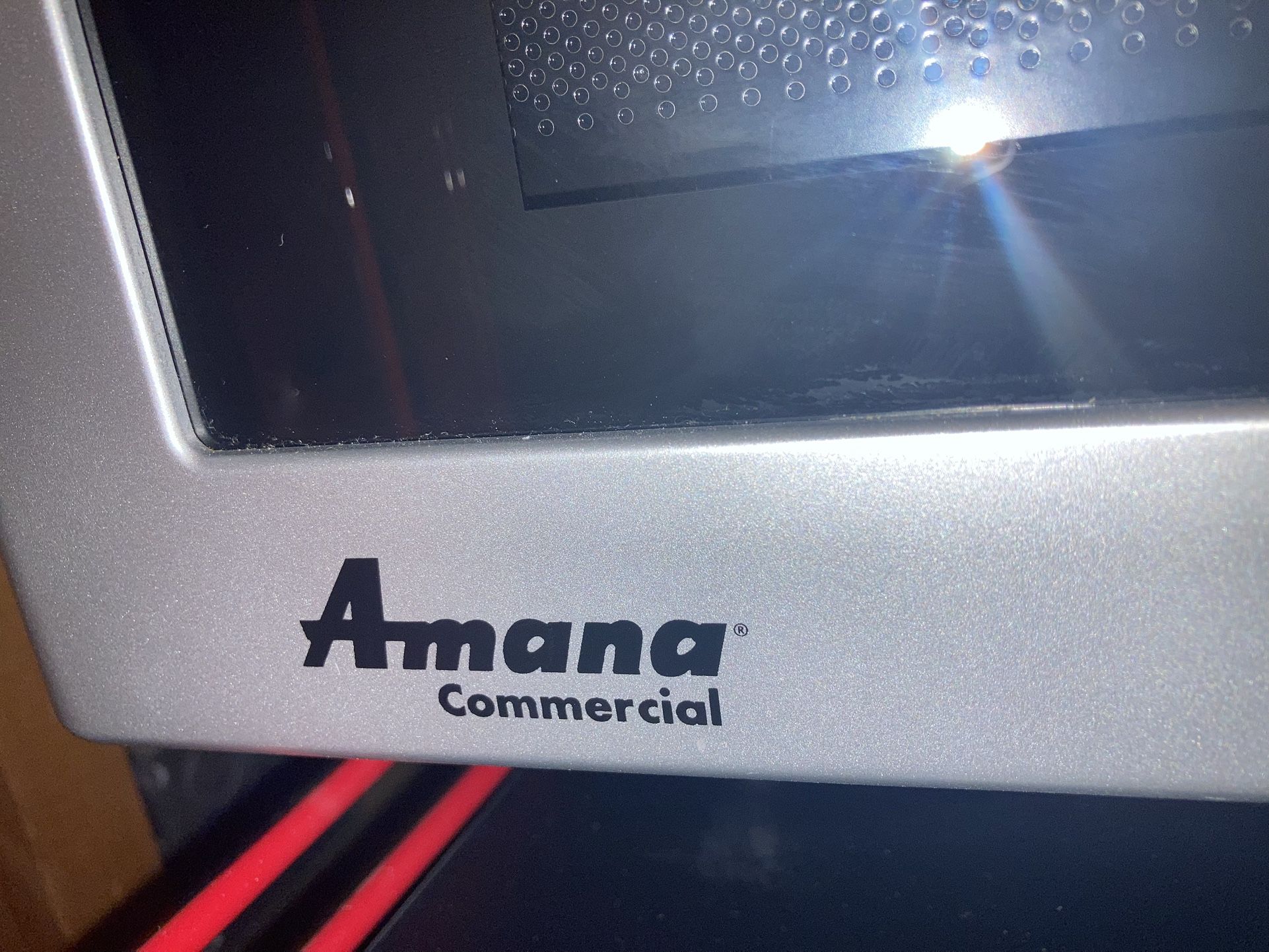 AMANA Comercial microwave