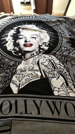 Hollywood throw blanket