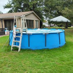 14' Swimming Pool With Filter