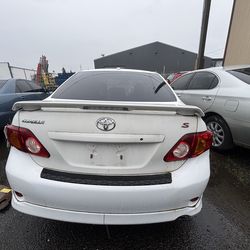Parting out. Toyota Corolla 2011