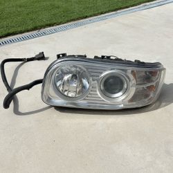 2020 Peterbilt headlight