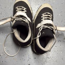 Velaasa Throwing Shoes 