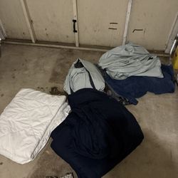 3 Air Mattresses And 2 Duvets 