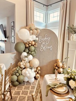 Baby In Bloom Balloon Decor