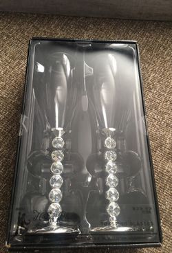 Toasting flute glasses