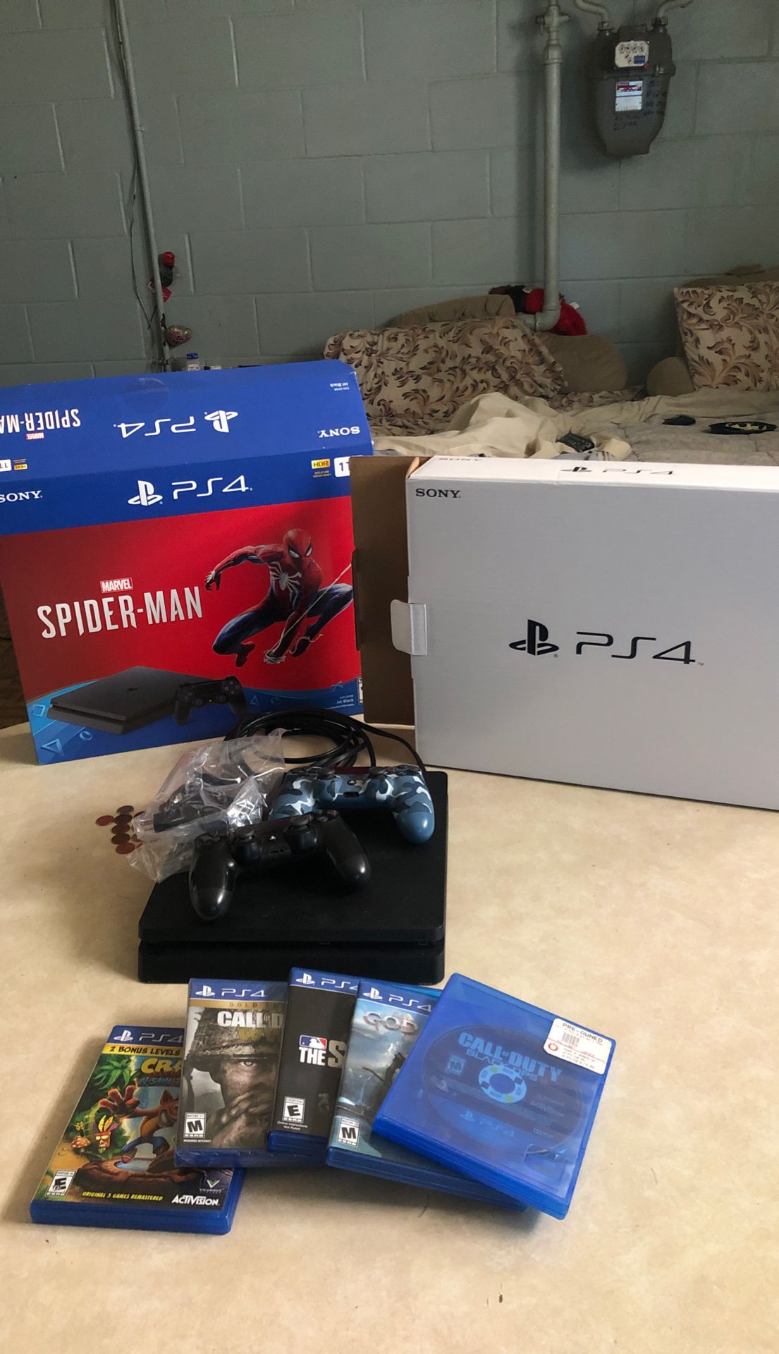 PS4 slim 1tb 6 games 2 controllers need to reinstall PS4 7.02