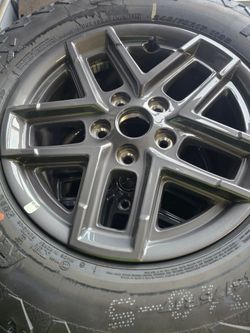 5 NEW JEEP WHEELS AND TIRES