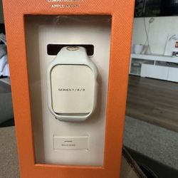 Tory Burch Apple Band