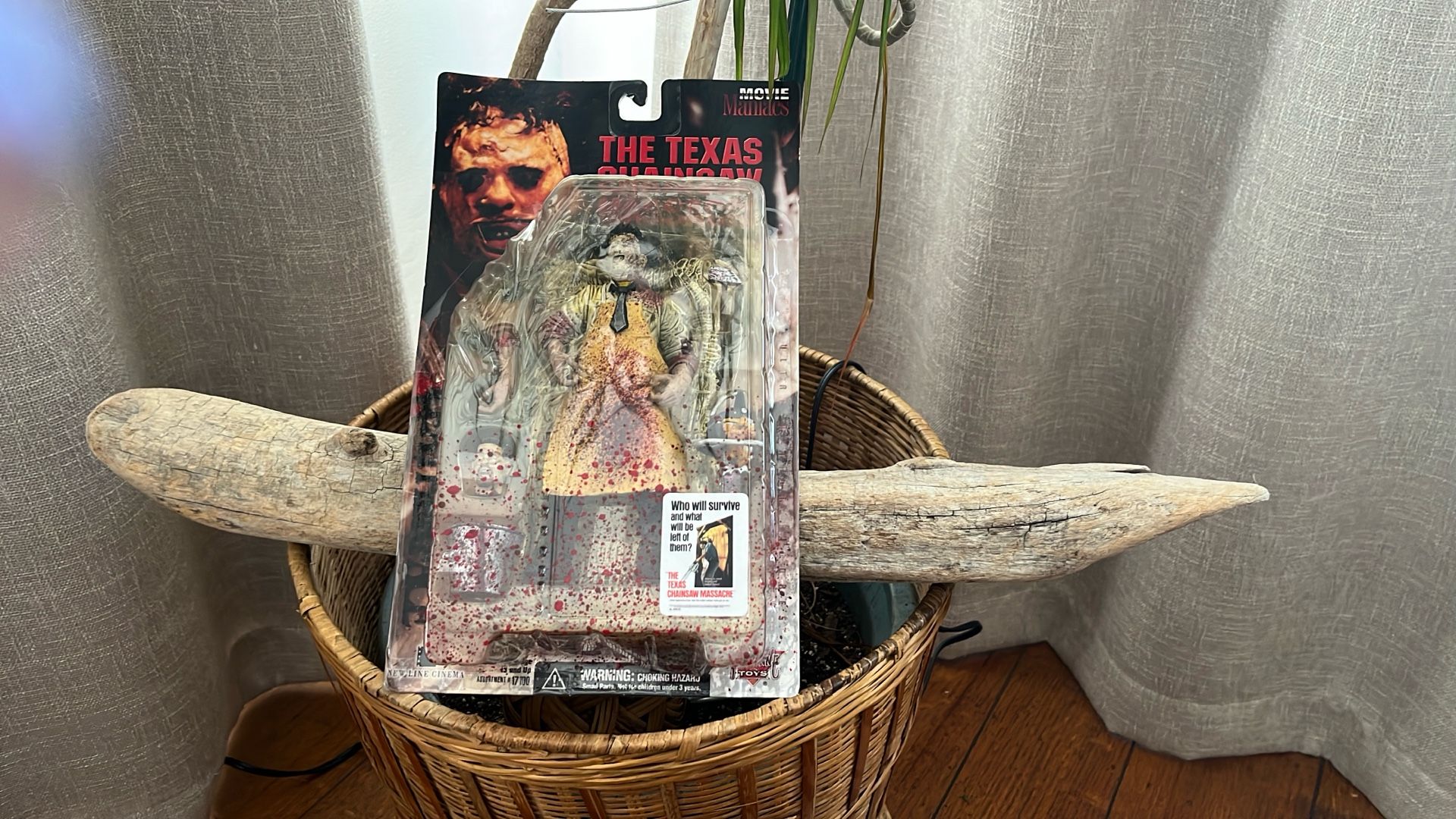 Movie Maniacs The Chainsaw Massacre Action Figurine 1998