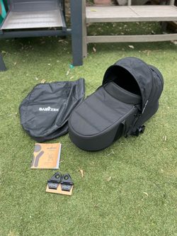 BabyZen YoYo Bassinet with attachments