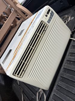 Kenmore Window Air Conditioner Very Cold (Hesperia Ca)