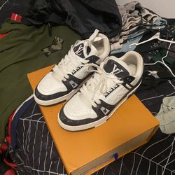 Asking 120 where the only ones size 8 1/2