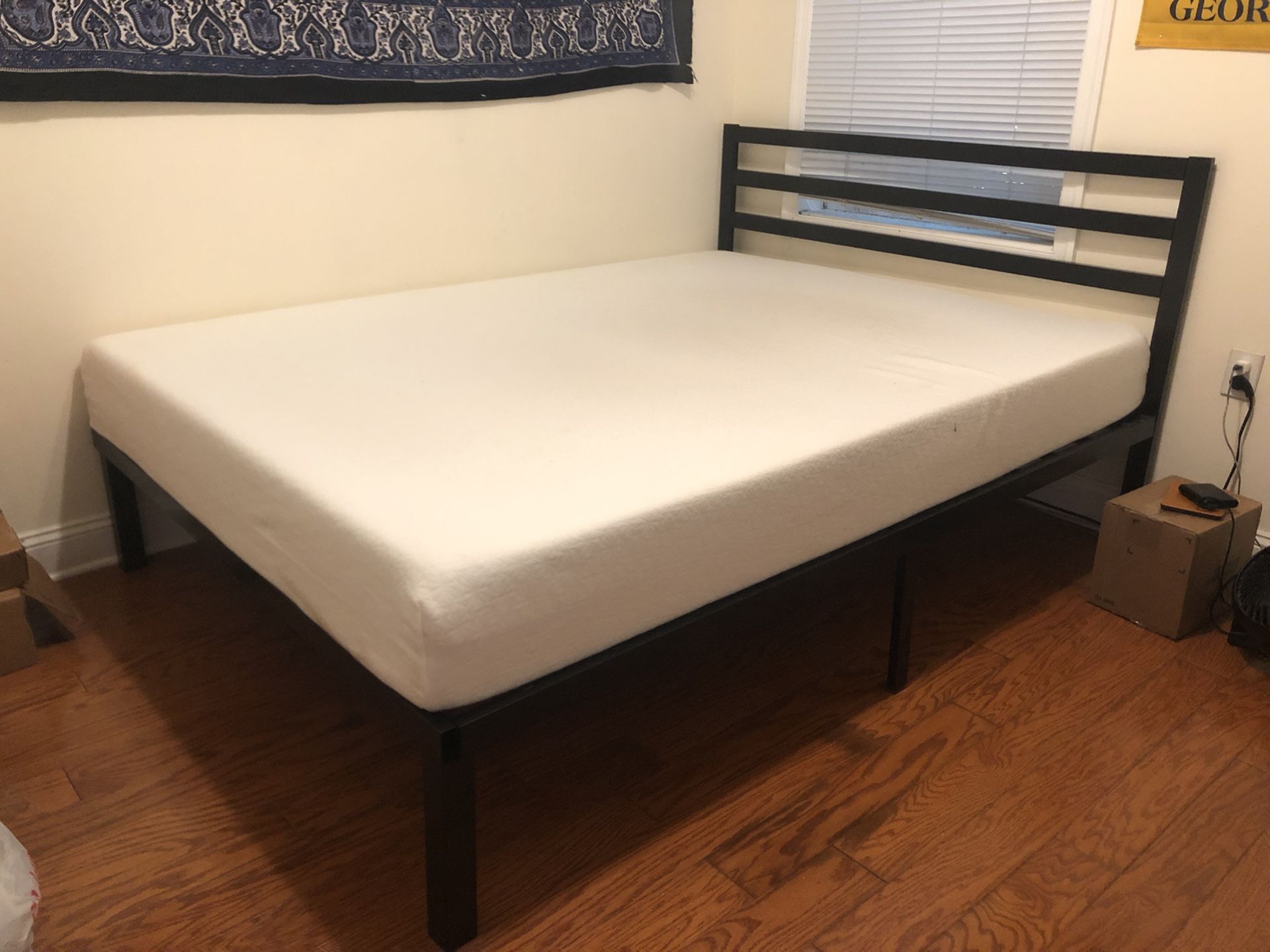 Queen Sized Memory Foam Mattress and Memory Foam Pillow