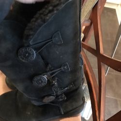 Ugg Bailey Size 8