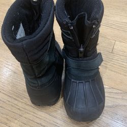 Snows Boots Kids Size 10