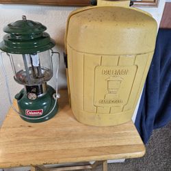 Vtg 1979 Coleman Dual Mantle 220J White Gas Camping Lantern With 1979 Clam Shell Case